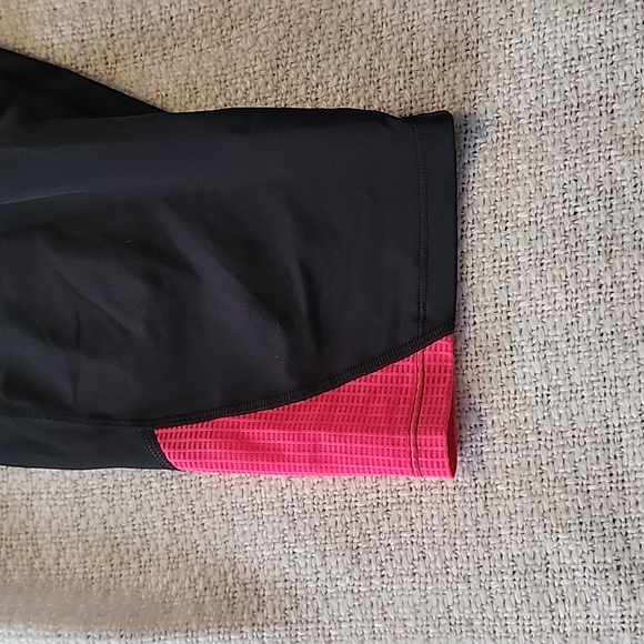 Under Armour fitness capris - Picture 2 of 3